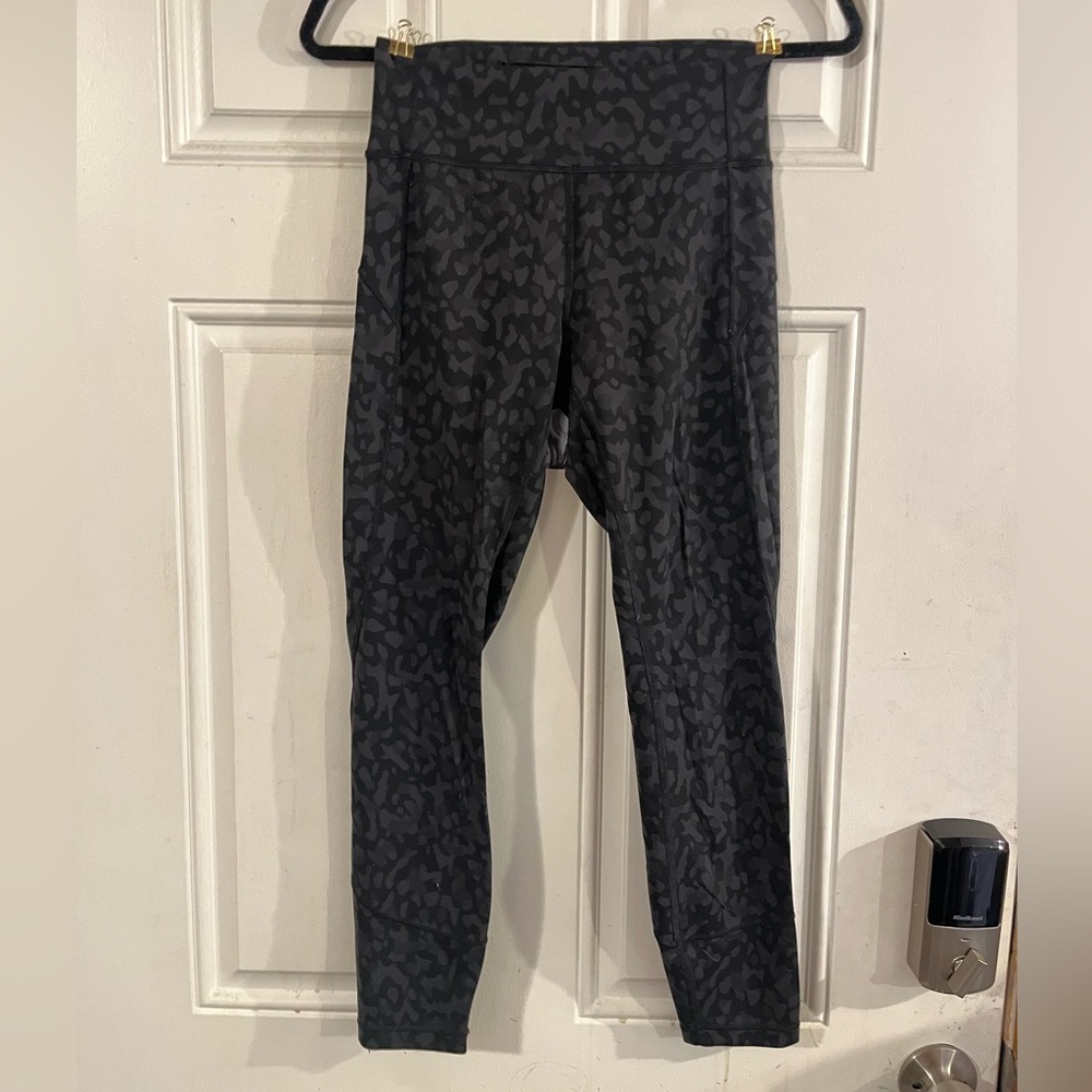 Lululemon Size 6 Camo Leggings - Picture 3 of 5